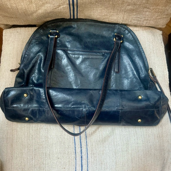 HOBO Delaney Shoulder Bag - Picture 15 of 16